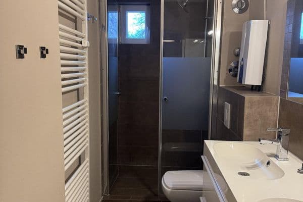 Prodej bytu 2+1 55 m², Ilmenauerstr., Berlin, Berlín Prodej bytu 2+1 55 m², Ilmenauerstr., Berlin, Berlín