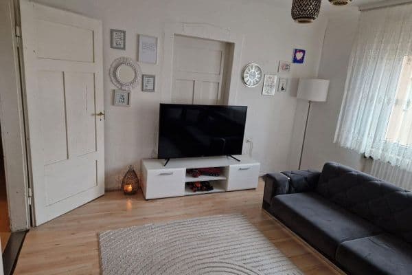 Pronájem bytu 3+1 80 m², Enzstraße 135, Pforzheim Pronájem bytu 3+1 80 m², Enzstraße 135, Pforzheim