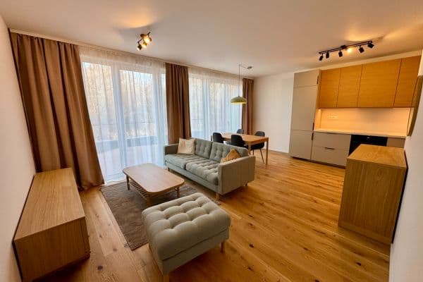 Pronájem bytu 2+kk 110 m², U Komína, Praha Pronájem bytu 2+kk 110 m², U Komína, Praha