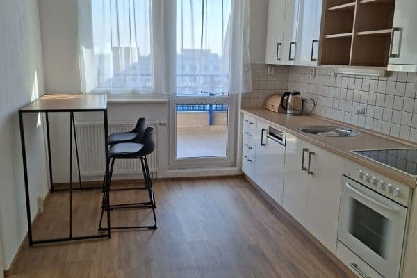 Pronájem bytu 3+1 82 m², Bašteckého, Praha Pronájem bytu 3+1 82 m², Bašteckého, Praha