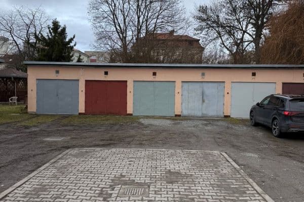 Pronájem garáže 15 m², Dvořákova, Olomouc, Olomoucký kraj Pronájem garáže 15 m², Dvořákova, Olomouc, Olomoucký kraj