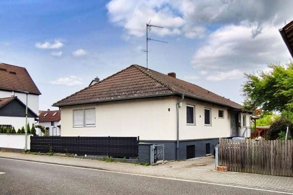 Prodej domu 147 m², pozemek 453 m², Friedberg Prodej domu 147 m², pozemek 453 m², Friedberg