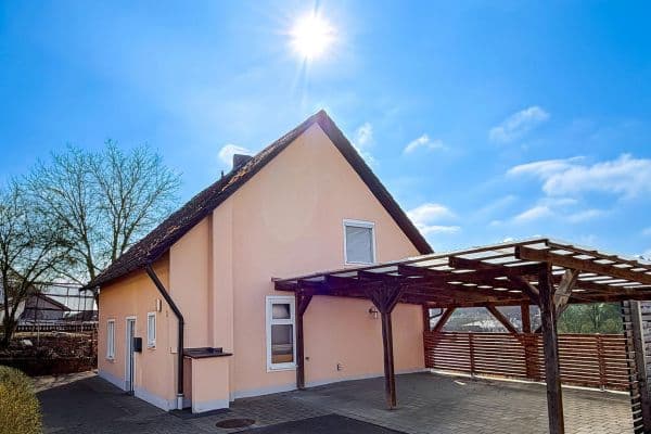 Prodej domu 138 m², pozemek 1.198 m², Beratzhausen Prodej domu 138 m², pozemek 1.198 m², Beratzhausen