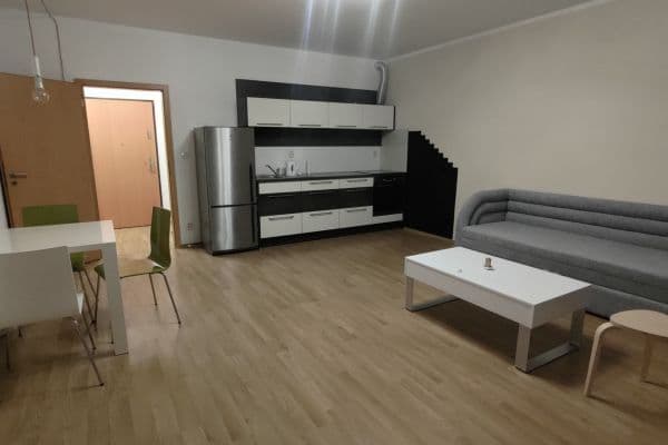 Pronájem bytu 1+kk 38 m², Bermanova, Praha Pronájem bytu 1+kk 38 m², Bermanova, Praha