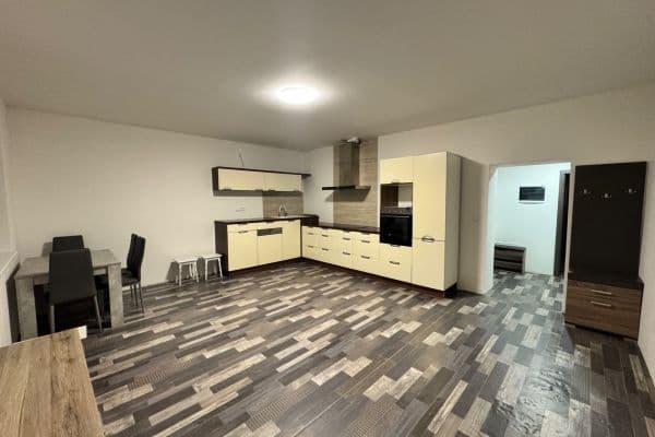 Pronájem bytu 2+kk 55 m², Štenclova, Prachovice Pronájem bytu 2+kk 55 m², Štenclova, Prachovice
