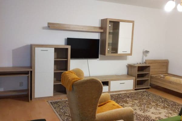 Pronájem bytu 1+1 59 m², Jeronýmova, Kolín, Středočeský kraj Pronájem bytu 1+1 59 m², Jeronýmova, Kolín, Středočeský kraj