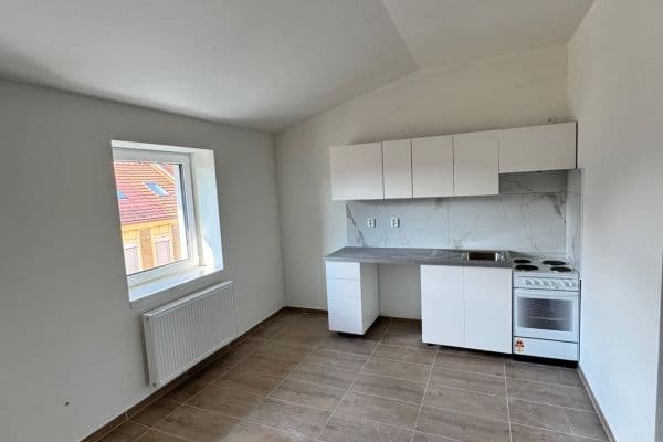 Pronájem bytu 2+kk 36 m², Banskobystrická, Brno Pronájem bytu 2+kk 36 m², Banskobystrická, Brno