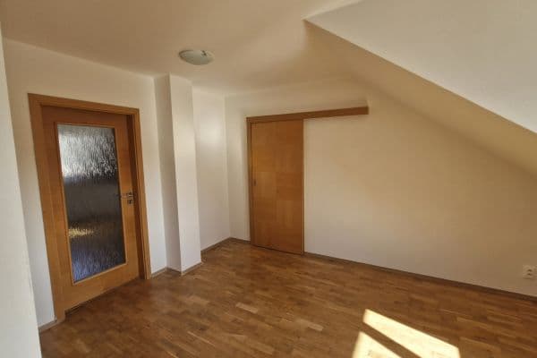 Prodej bytu 2+1 57 m², Mydlářka, Praha Prodej bytu 2+1 57 m², Mydlářka, Praha