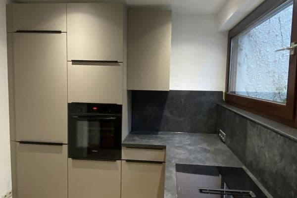 Pronájem bytu 3+1 90 m², Sindelfingen Pronájem bytu 3+1 90 m², Sindelfingen