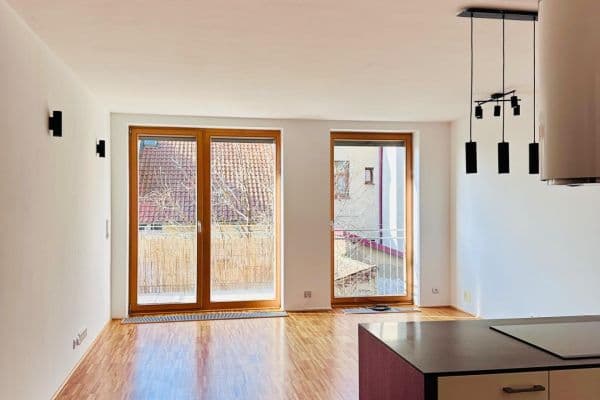 Pronájem bytu 3+kk 77 m², Pod Hliništěm, Praha Pronájem bytu 3+kk 77 m², Pod Hliništěm, Praha