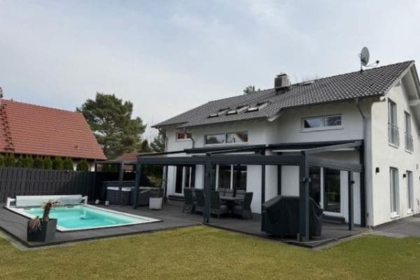 Prodej domu 230 m², pozemek 800 m², Berlin, Berlín Prodej domu 230 m², pozemek 800 m², Berlin, Berlín