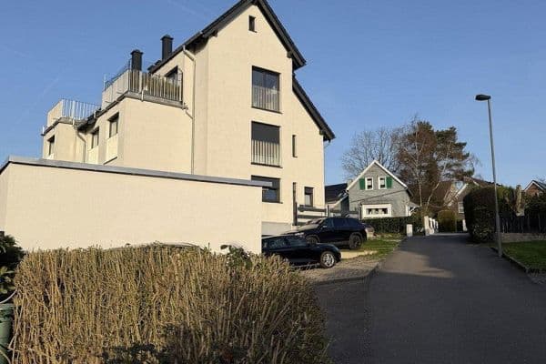Pronájem bytu 5+1 135 m², Am Siefen 54, Solingen Pronájem bytu 5+1 135 m², Am Siefen 54, Solingen