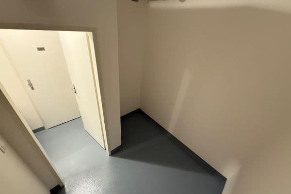 Pronájem nebytového prostoru 4 m², Malešická, Praha Pronájem nebytového prostoru 4 m², Malešická, Praha