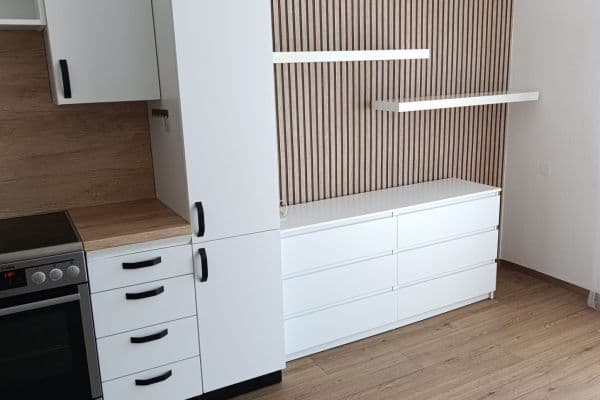 Pronájem bytu 1+kk 30 m², Pod Vodojemem, Červený Kostelec Pronájem bytu 1+kk 30 m², Pod Vodojemem, Červený Kostelec