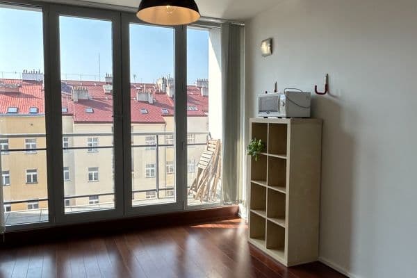 Pronájem bytu 1+kk 36 m², Radhošťská, Praha Pronájem bytu 1+kk 36 m², Radhošťská, Praha