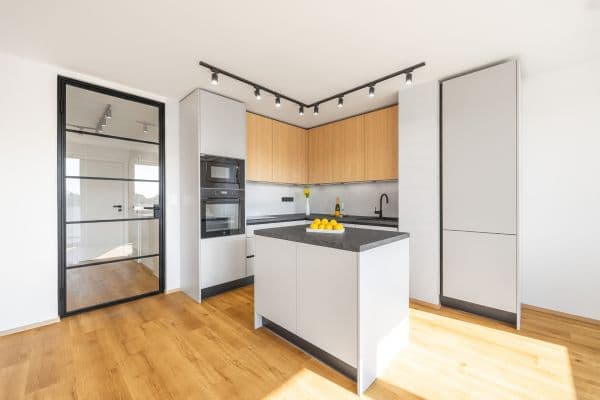 Prodej bytu 3+kk 79 m², Roháčova, Praha Prodej bytu 3+kk 79 m², Roháčova, Praha