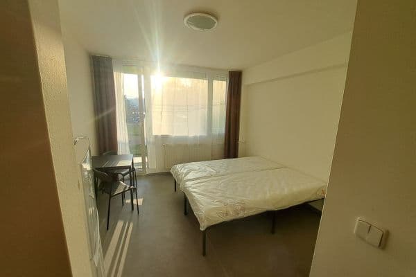 Pronájem bytu 1+kk 25 m², Vrážská, Praha Pronájem bytu 1+kk 25 m², Vrážská, Praha