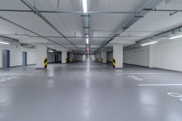Pronájem garáže 15 m², Poděbradská, Praha Pronájem garáže 15 m², Poděbradská, Praha