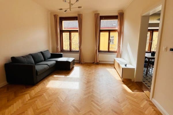 Pronájem bytu 2+1 74 m², Bělehradská, Praha Pronájem bytu 2+1 74 m², Bělehradská, Praha
