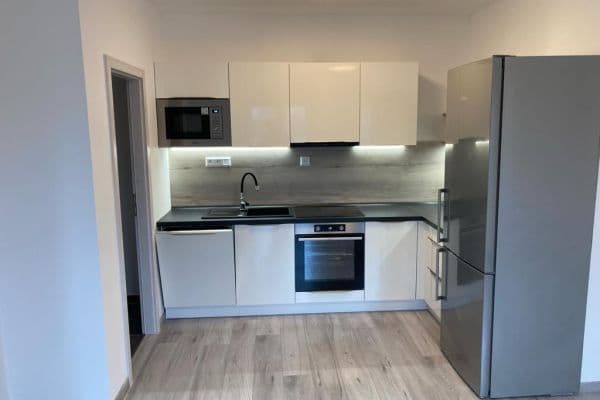 Pronájem bytu 2+kk 44 m², Nádražní, Hrochův Týnec Pronájem bytu 2+kk 44 m², Nádražní, Hrochův Týnec