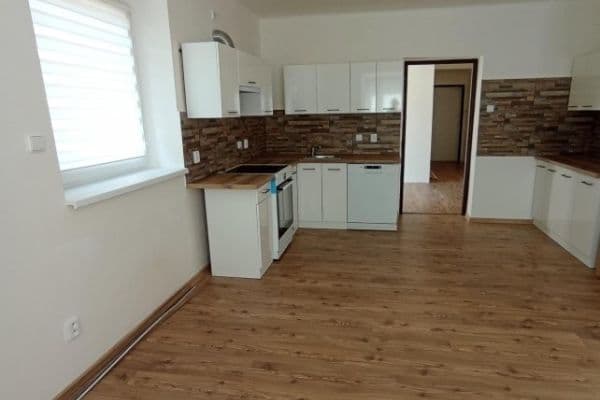 Pronájem bytu 3+1 100 m², Pulická, Dobruška Pronájem bytu 3+1 100 m², Pulická, Dobruška