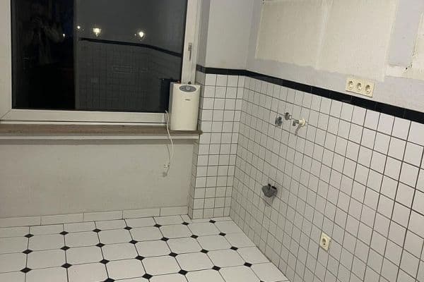 Pronájem bytu 3+1 65 m², Weststraße 25, Düsseldorf, Severní Porýní-Vestfálsko Pronájem bytu 3+1 65 m², Weststraße 25, Düsseldorf, Severní Porýní-Vestfálsko