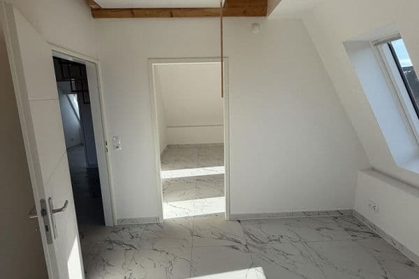 Pronájem bytu 4+1 111 m², Küfersteig 2, Berlin Pronájem bytu 4+1 111 m², Küfersteig 2, Berlin