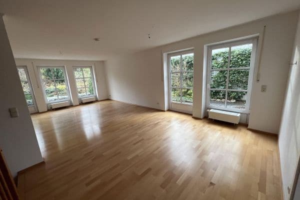 Prodej domu 175 m², pozemek 386 m², Landshut, Bavorsko Prodej domu 175 m², pozemek 386 m², Landshut, Bavorsko