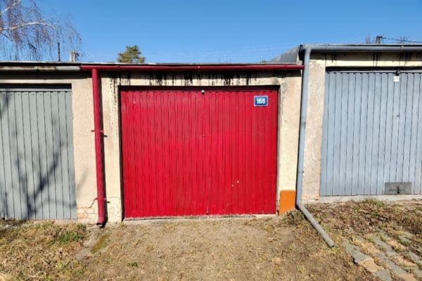 Prodej garáže 19 m², Dlouhá, Šlapanice, Jihomoravský kraj Prodej garáže 19 m², Dlouhá, Šlapanice, Jihomoravský kraj