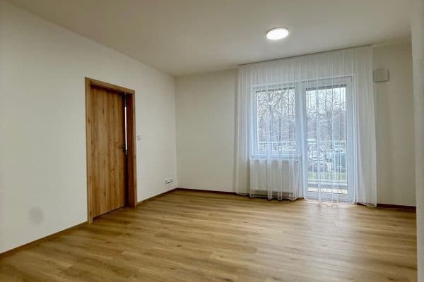 Pronájem bytu 3+kk 56 m², Mochovská, Praha Pronájem bytu 3+kk 56 m², Mochovská, Praha