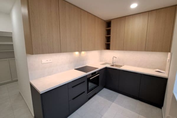 Prodej bytu 2+1 52 m², třída SNP, Hradec Králové Prodej bytu 2+1 52 m², třída SNP, Hradec Králové