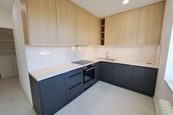 Prodej bytu 2+1 52 m², třída SNP, Hradec Králové Prodej bytu 2+1 52 m², třída SNP, Hradec Králové