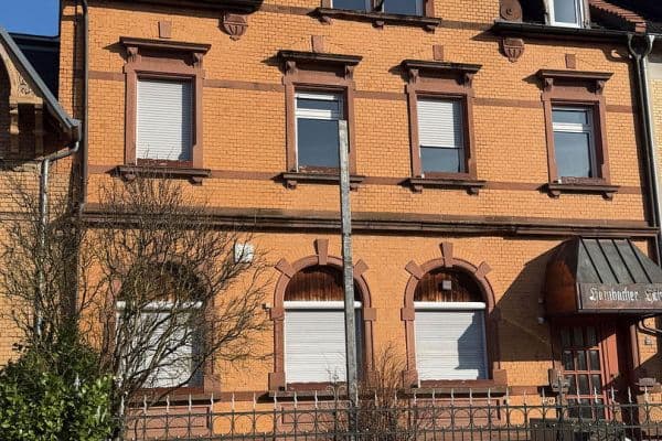 Pronájem bytu 3+1 95 m², Hambacherstr 21, Neustadt Pronájem bytu 3+1 95 m², Hambacherstr 21, Neustadt