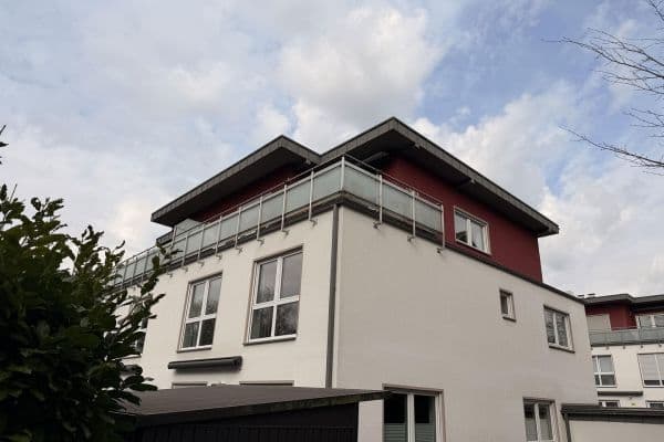 Pronájem bytu 4+1 140 m², Lustheide 25, Bergisch Gladbach Pronájem bytu 4+1 140 m², Lustheide 25, Bergisch Gladbach