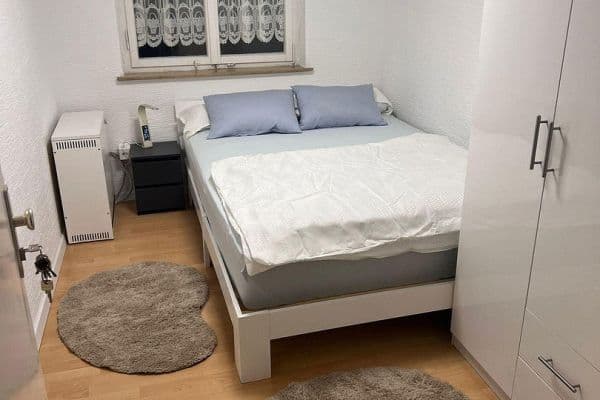 Pronájem bytu 1+1 10 m², Stuttgart, Bádensko-Württembersko Pronájem bytu 1+1 10 m², Stuttgart, Bádensko-Württembersko