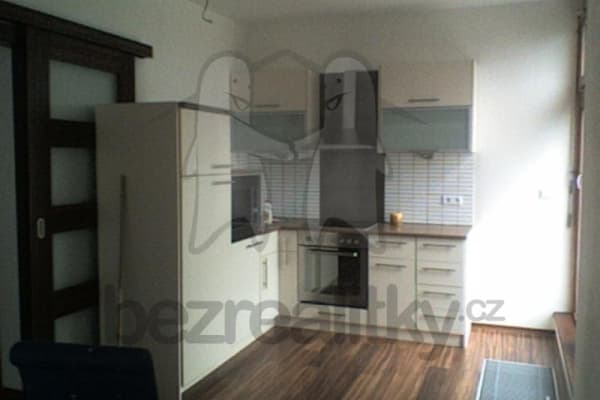 Pronájem bytu Garsoniéra 41 m², Pod Lipami, Pronájem bytu Garsoniéra 41 m², Pod Lipami,