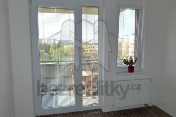 Pronájem bytu 2+kk 50 m², Bechlínská, Praha Pronájem bytu 2+kk 50 m², Bechlínská, Praha