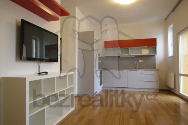Pronájem bytu 2+kk 55 m², K Višňovce, Pardubice, Pardubický kraj