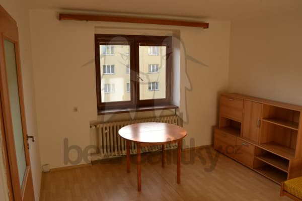Pronájem bytu 1+1 30 m², Stallichova, Praha, Praha